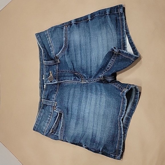 Wrangler, Retro Mae Shorts, Size 1 Avg, Excellent Condition, Like New! - Picture 1 of 9